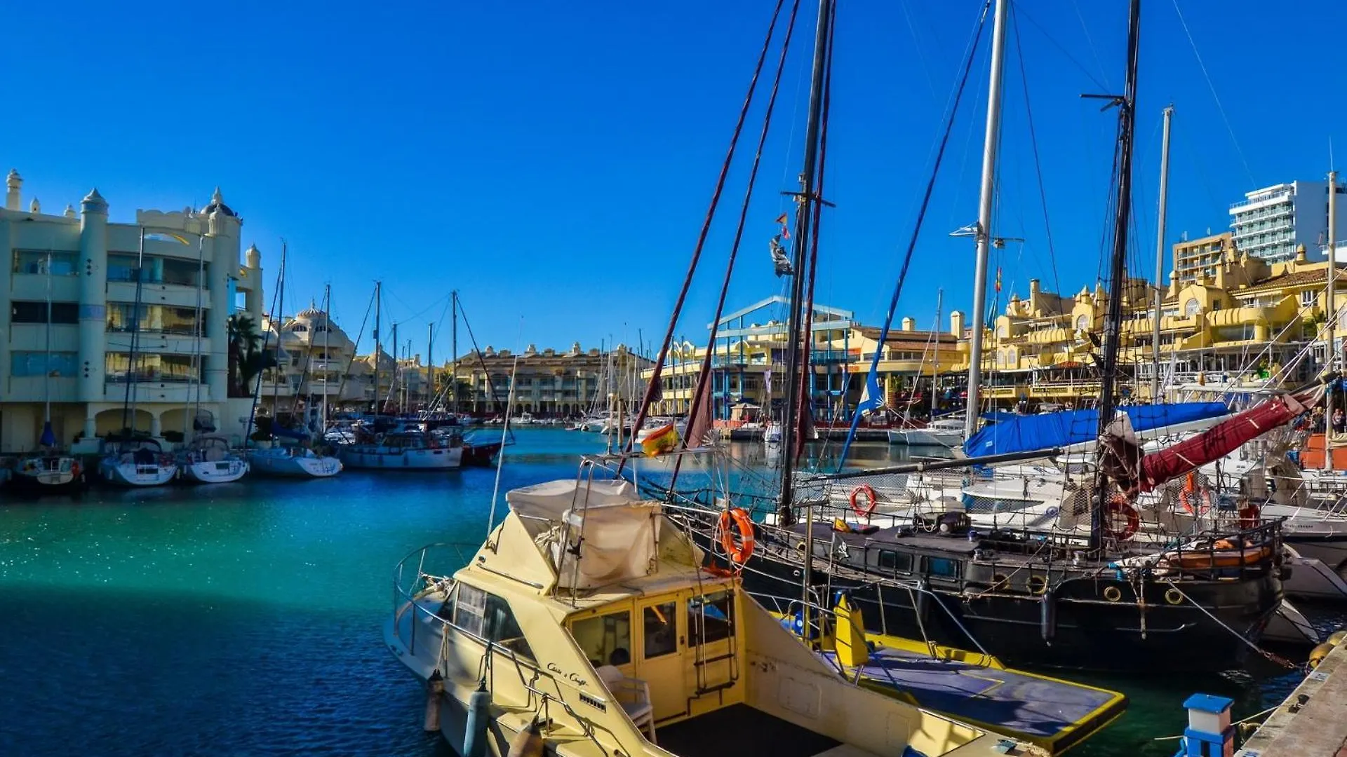 Apartment H814 Hercules Estudio. Vistas Al Mar. Perfecta Ubicacion. Benalmadena Spain